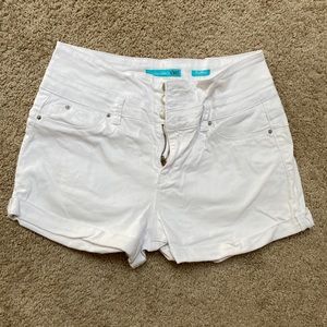 WannaBettaButt White Shorts